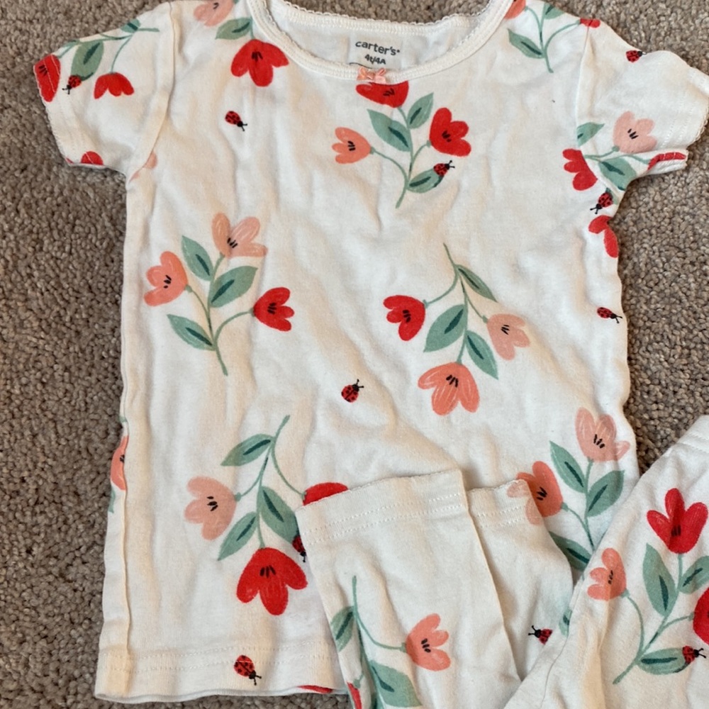 Carter’s girls pajama set size 4 floral - Picture 3 of 4